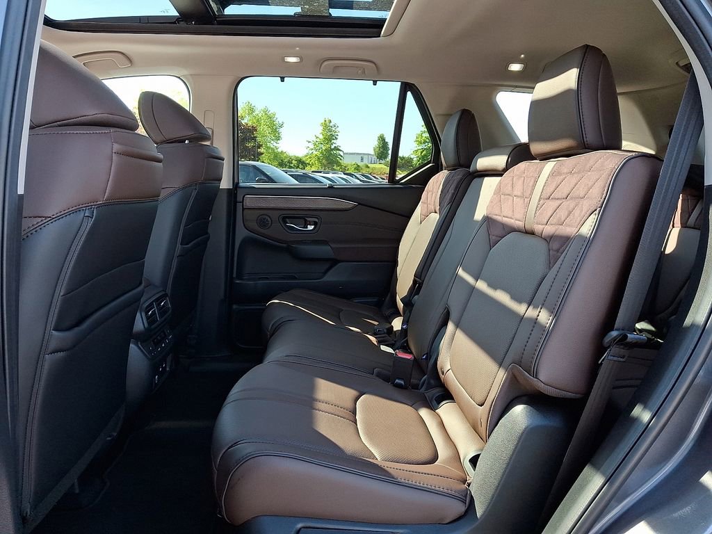 Used 2026 Honda Pilot Elite image 13