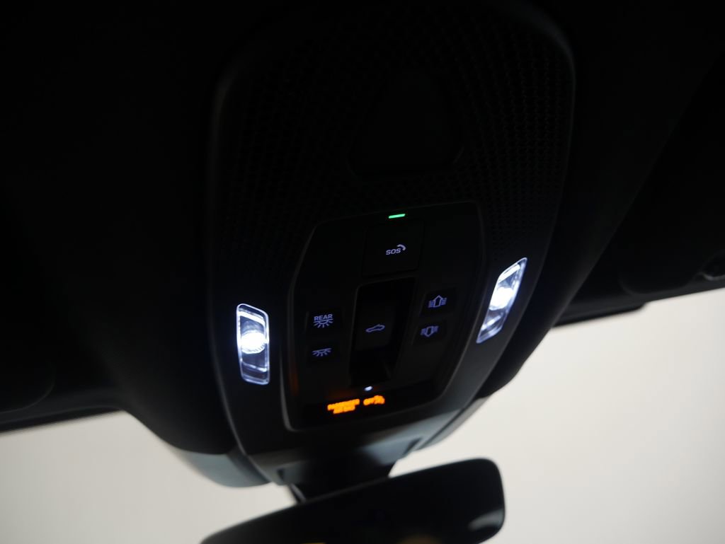 Certified 2025 Porsche Panamera 4 image 46