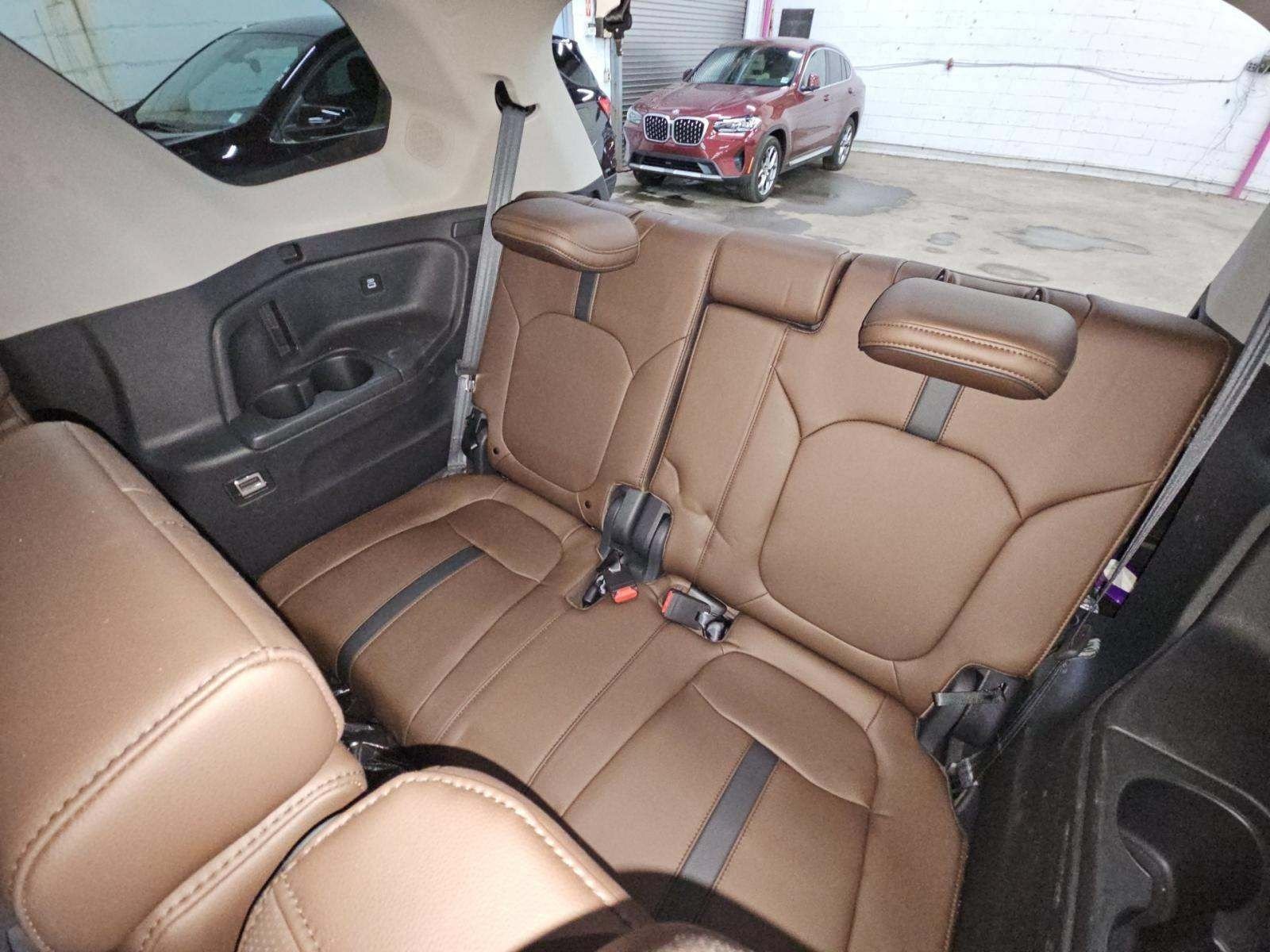 Used 2023 Honda Pilot Elite image 13