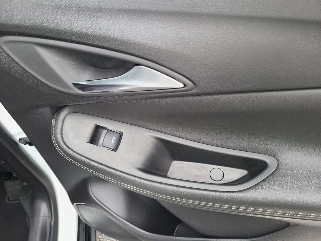 Used 2024 Buick Encore GX Sport Touring AWD/4WD image 14