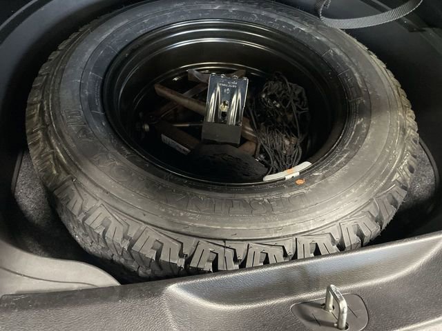 Used 2015 Jeep Cherokee Trailhawk w/ Comfort/Convenience Group image 26