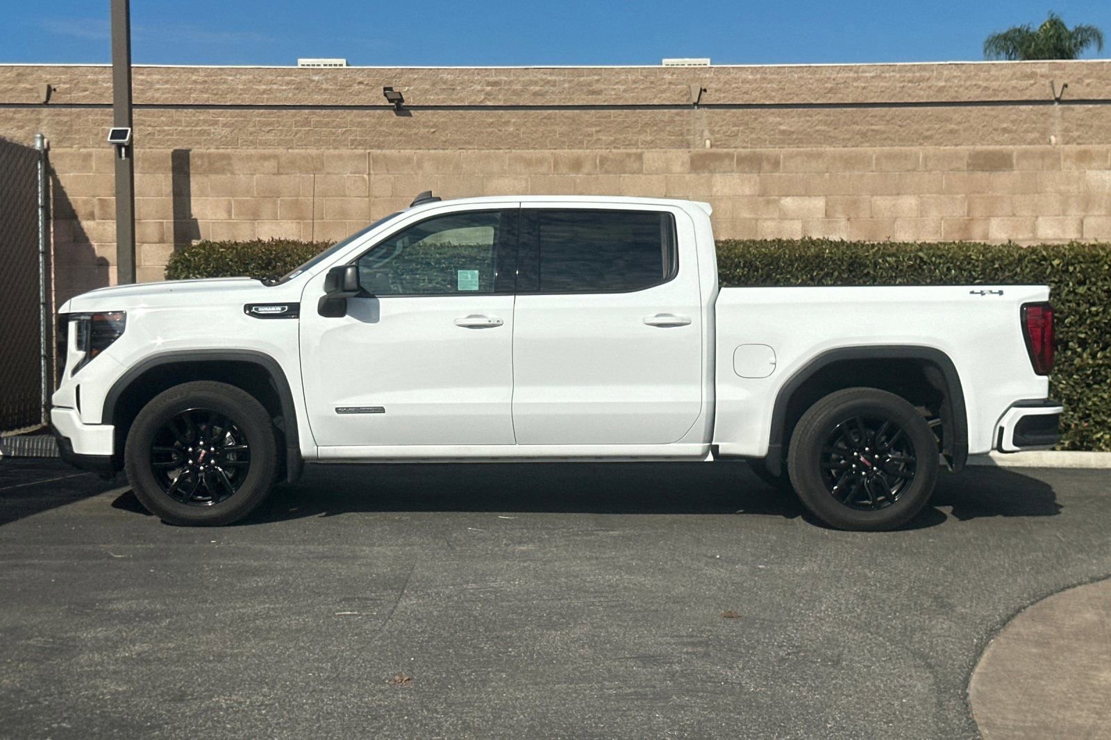 Certified 2025 GMC Sierra 1500 Elevation w/ Preferred Package image 7