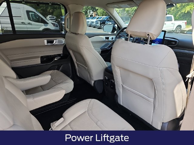 Certified 2024 Ford Explorer Platinum w/ Technology Package AWD/4WD image 13