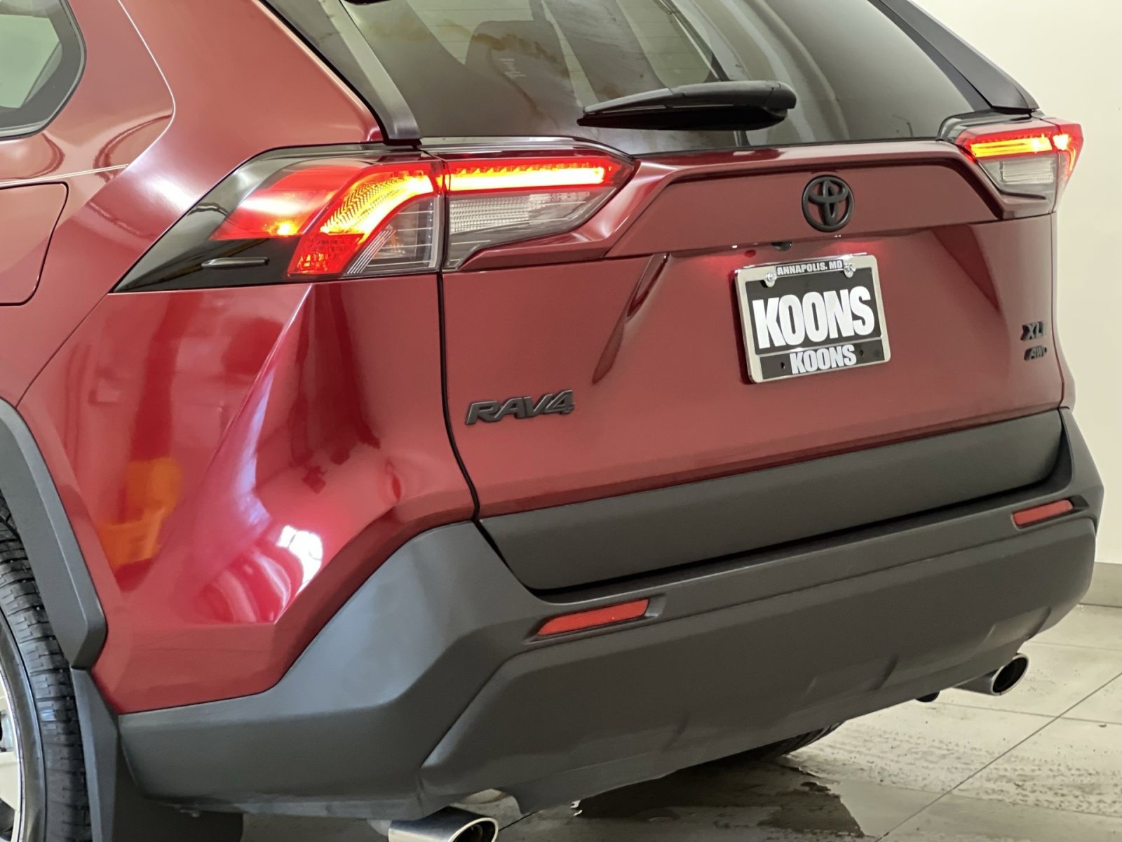 Used 2019 Toyota RAV4 XLE Premium w/ Cold Weather Package AWD/4WD image 29