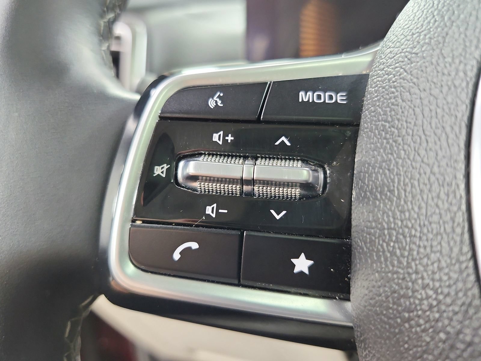 Used 2025 Kia Sorento S w/ Panoramic Sunroof Package FWD image 26