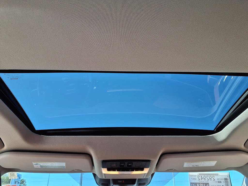 New 2026 Nissan Rogue Platinum image 5