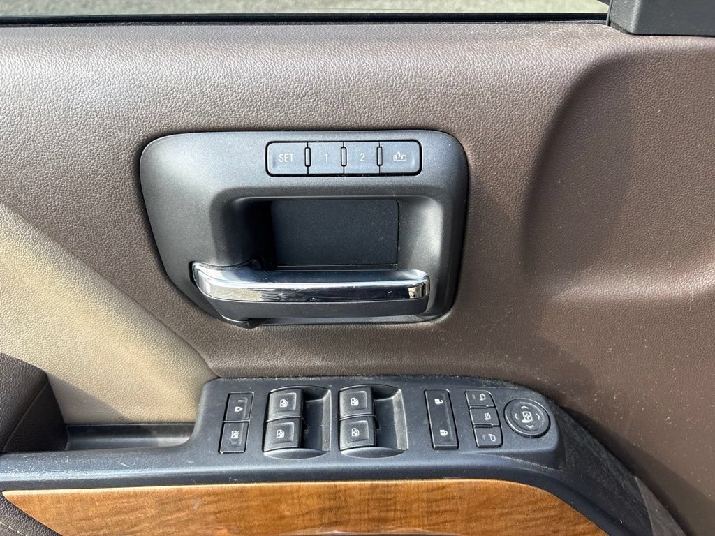 Used 2017 Chevrolet Silverado 1500 LTZ w/ Sport Package AWD/4WD image 17