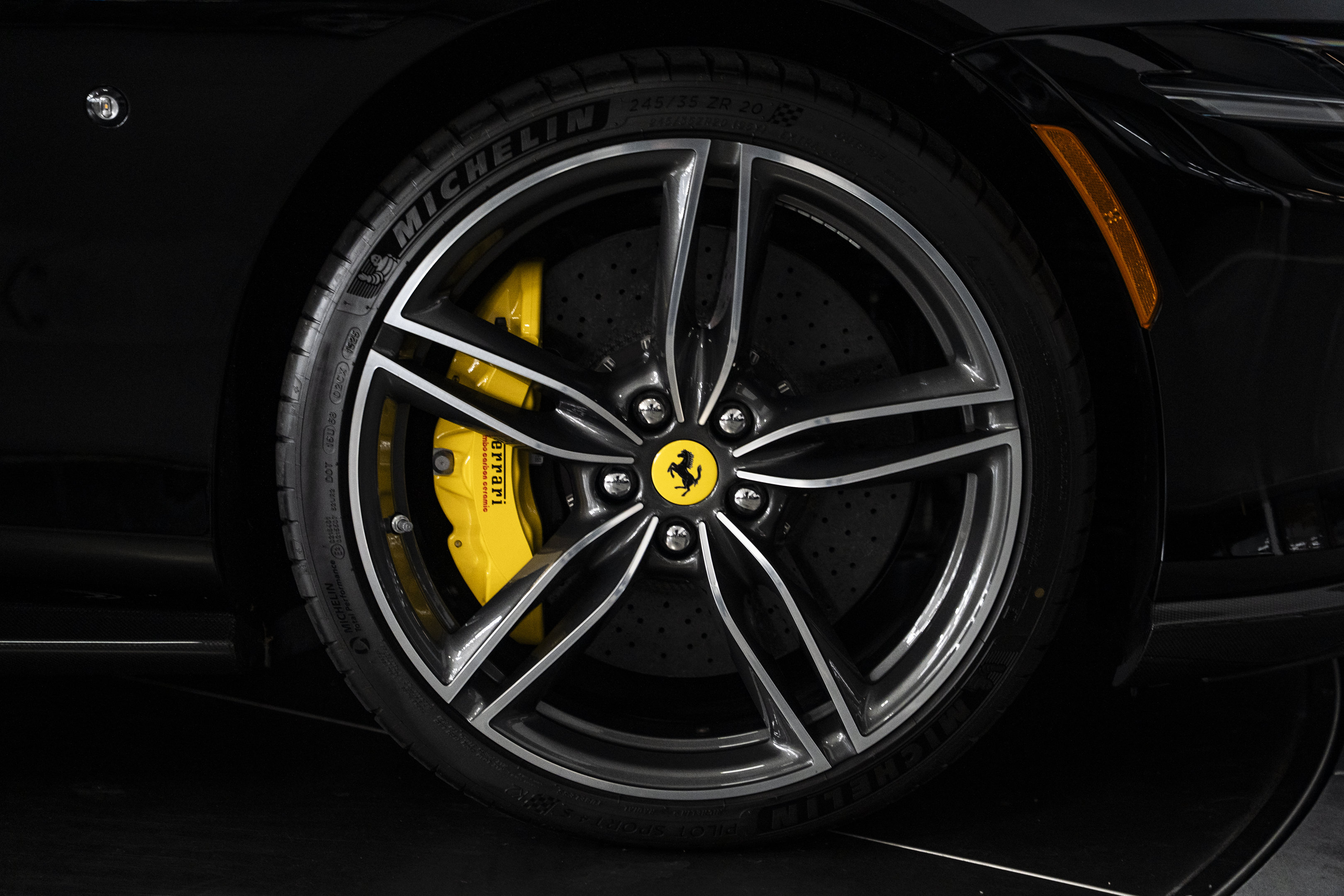 Used 2025 Ferrari Roma Spider RWD image 19