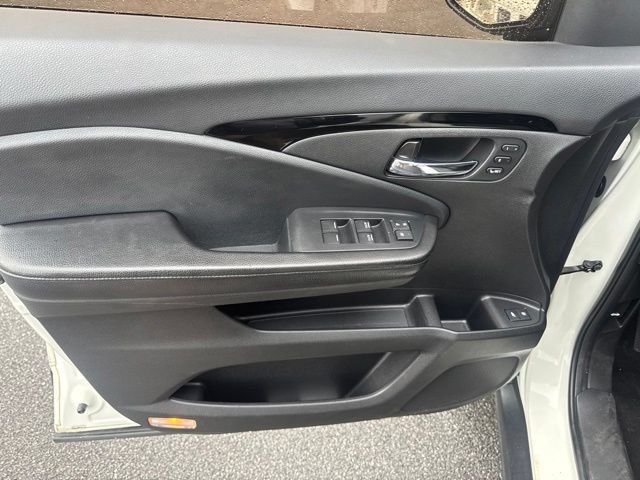 Used 2017 Honda Pilot Touring image 19
