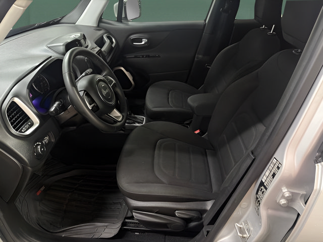Used 2019 Jeep Renegade Latitude FWD image 11