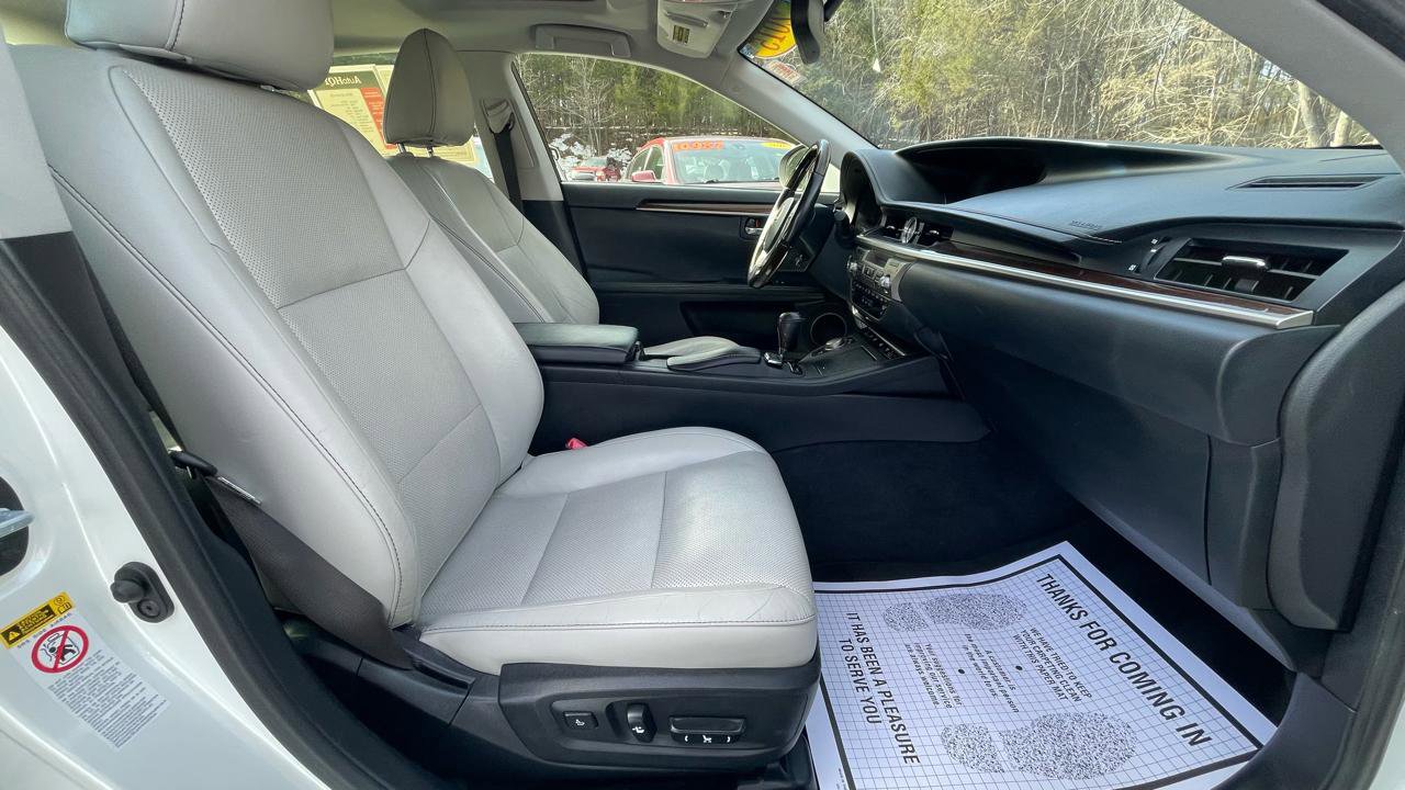 Used 2015 Lexus ES 350 w/ Luxury Package image 29