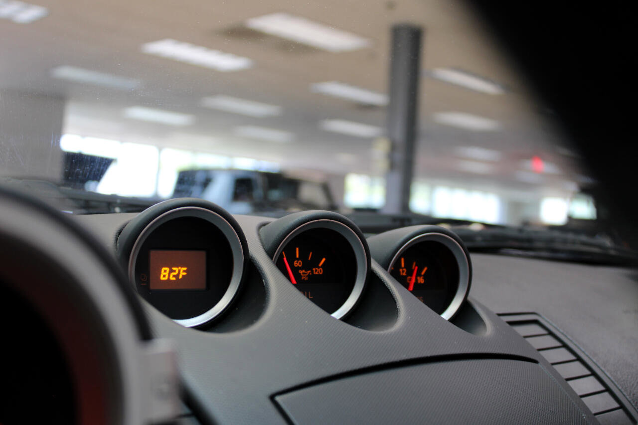 Used 2004 Nissan 350Z Touring image 36