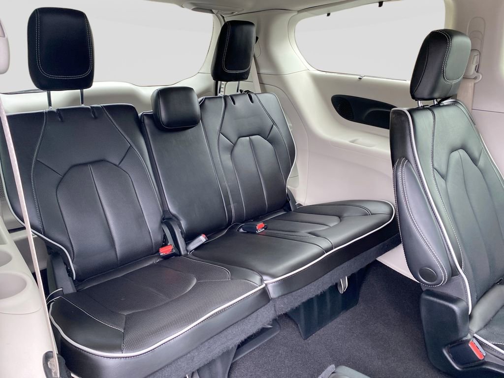 Used 2023 Chrysler Pacifica Limited w/ Trailer Tow Group image 35