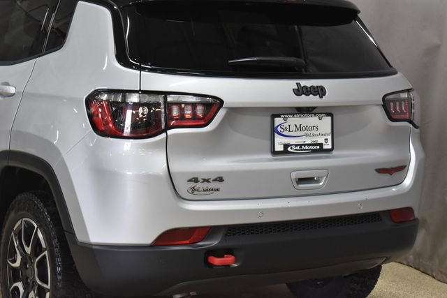Certified 2025 Jeep Compass Trailhawk image 9