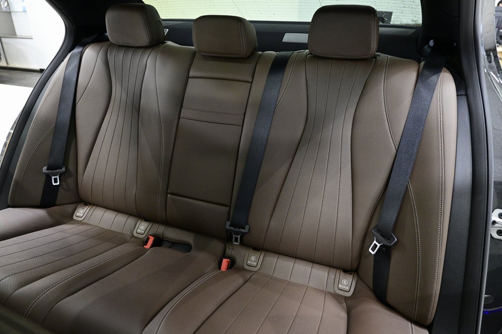 Certified 2022 Mercedes-Benz E 350 4MATIC Sedan image 16