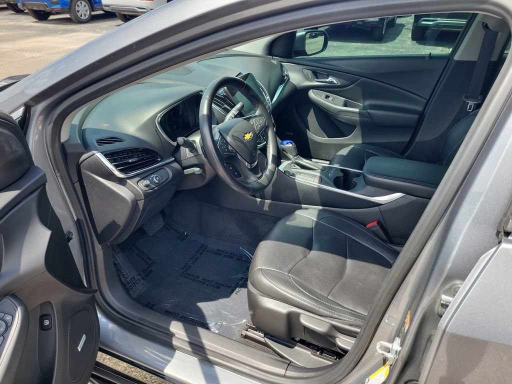 Used 2018 Chevrolet Volt Premier w/ Driver Confidence Package FWD image 13