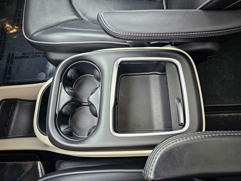 Used 2019 Chrysler Pacifica Limited FWD image 33