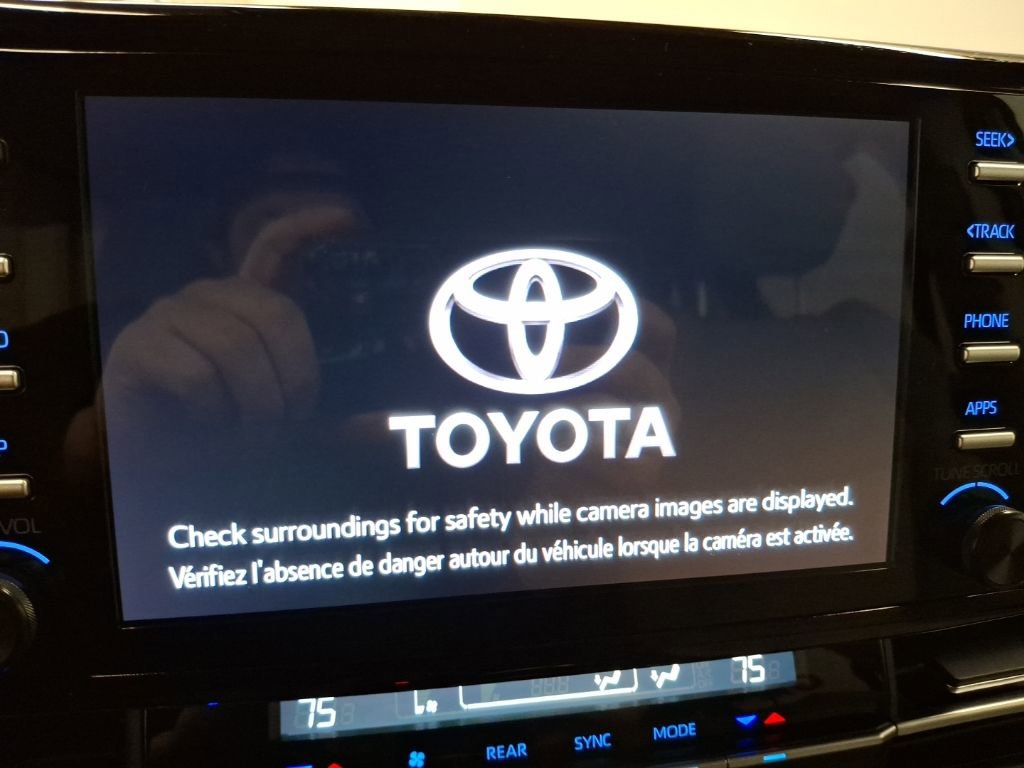 Used 2023 Toyota Sienna LE image 24