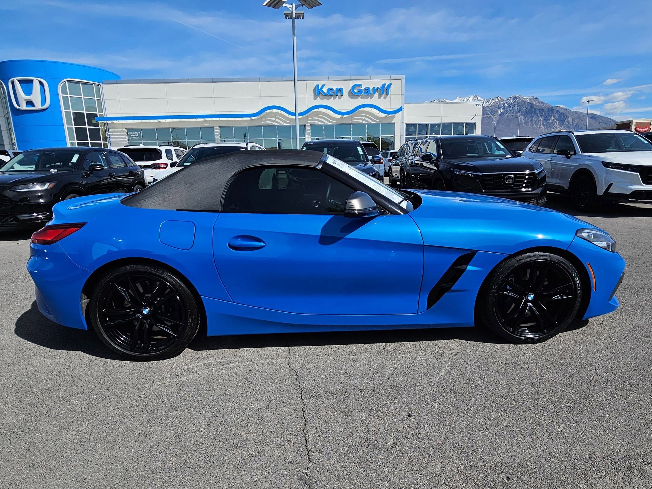 Used 2020 BMW Z4 M40i w/ Executive Package image 2