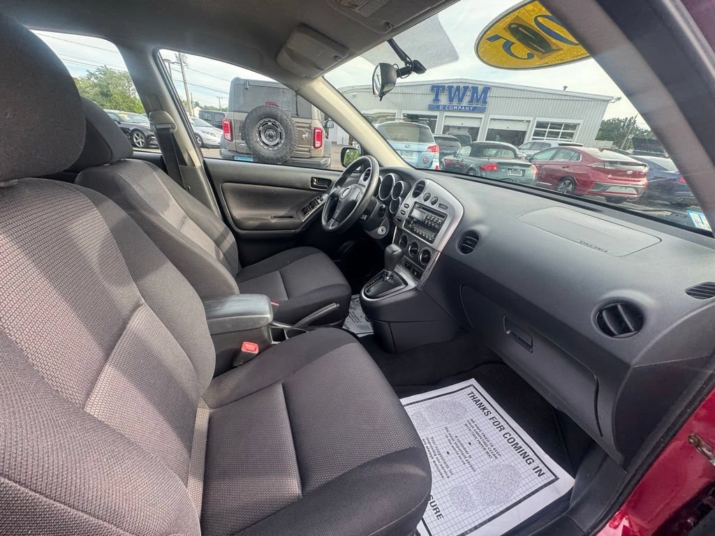 Used 2005 Pontiac Vibe w/ Power Group Value Package FWD image 19