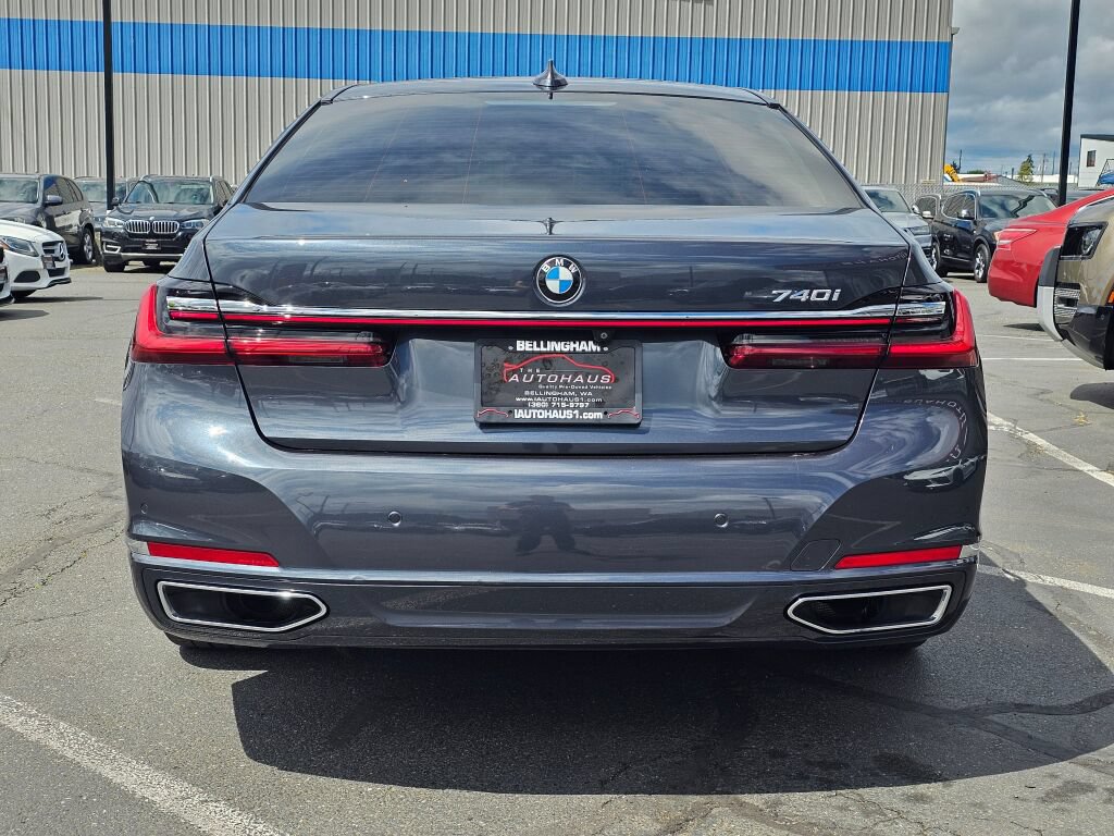 Used 2020 BMW 740i w/ Premium Package RWD image 4