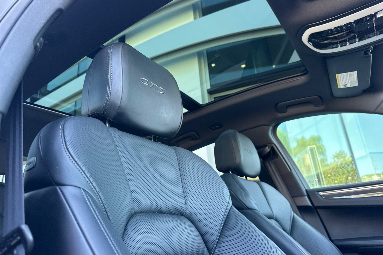 Certified 2023 Porsche Macan GTS AWD/4WD image 17