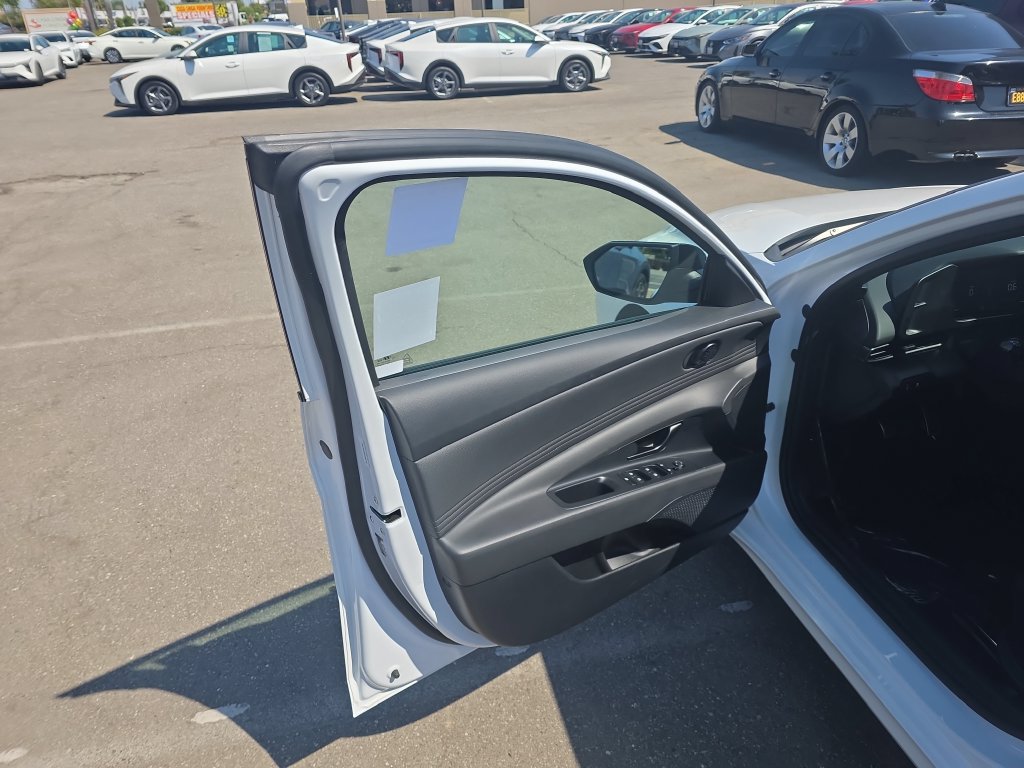 Used 2025 Hyundai Elantra Sport w/ Cargo Package FWD image 10