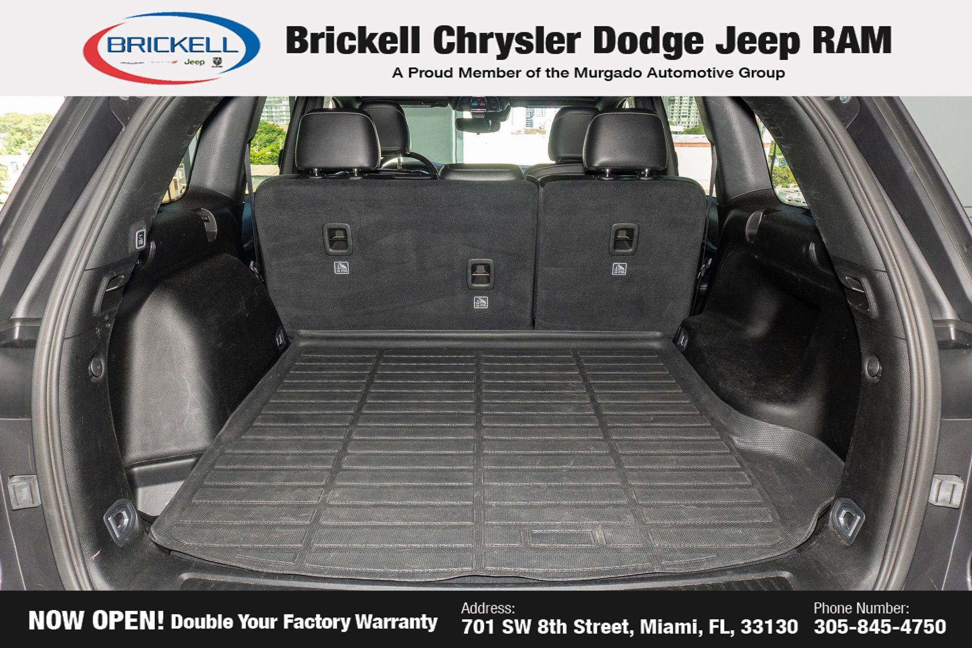 Used 2025 Jeep Grand Cherokee Limited AWD/4WD image 9