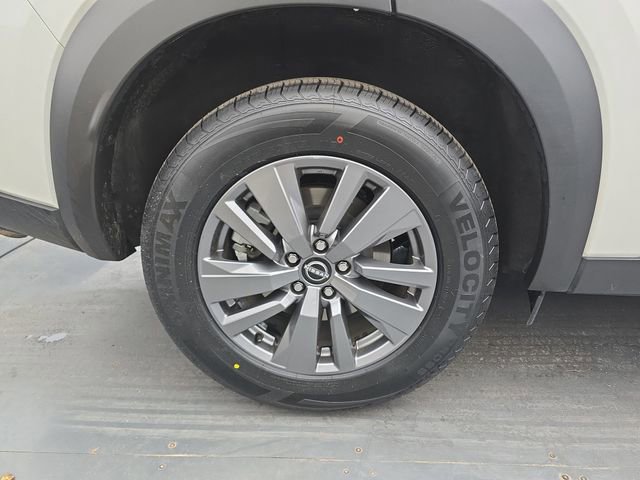 Used 2025 Nissan Pathfinder SV image 20