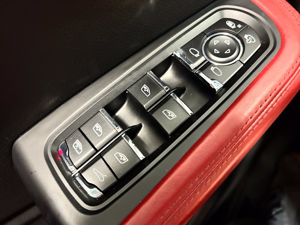 Certified 2021 Porsche Macan AWD/4WD image 7
