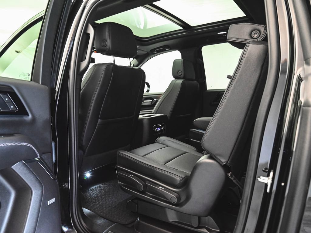 Used 2026 GMC Yukon XL Denali w/ Sun & Power Step Package AWD/4WD image 32