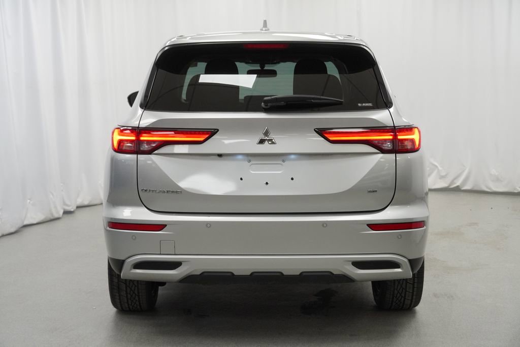 Used 2024 Mitsubishi Outlander SE image 10