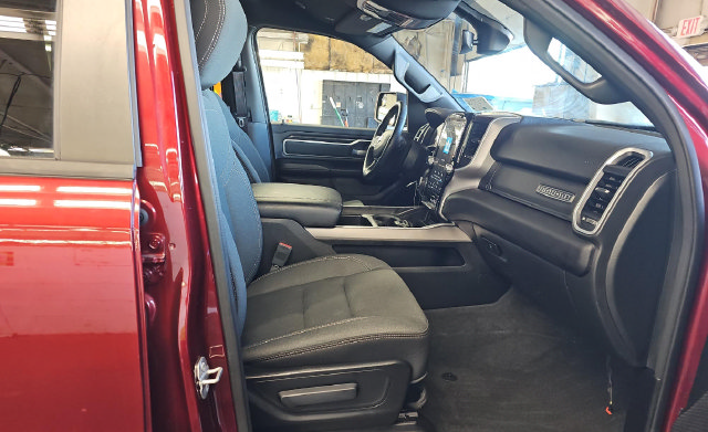 Used 2022 RAM 1500 Big Horn AWD/4WD image 12