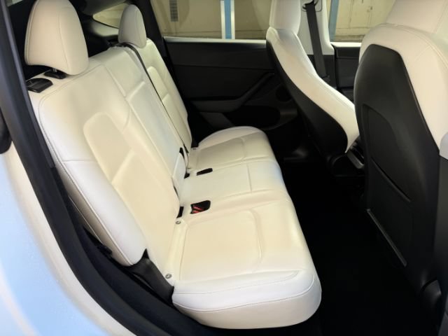 Used 2023 Tesla Model Y Performance AWD/4WD image 15
