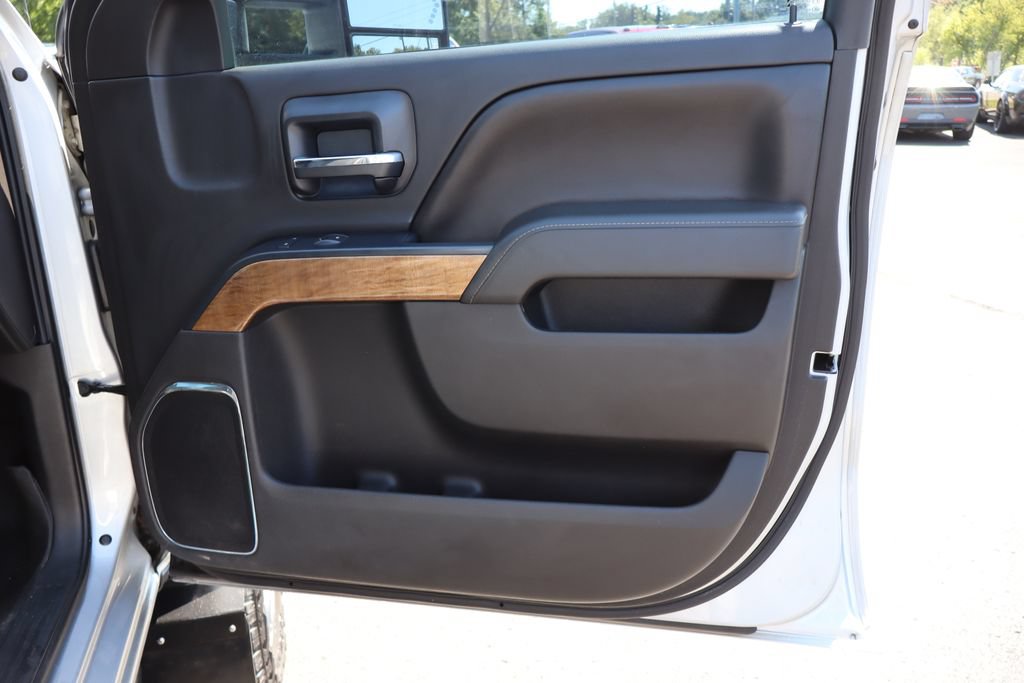 Used 2015 Chevrolet Silverado 2500 LTZ w/ Snow Plow Prep Package AWD/4WD image 19