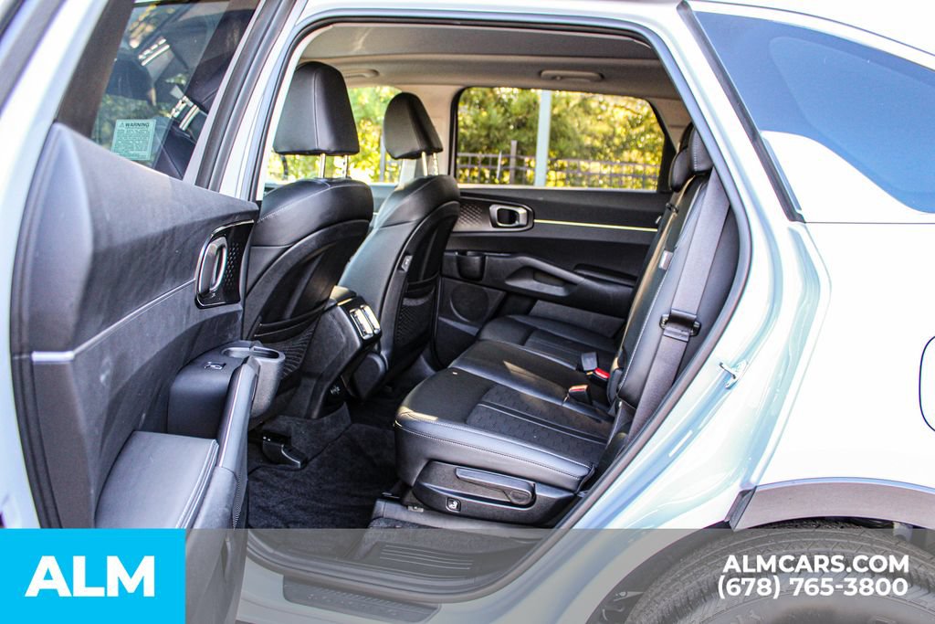 Used 2025 Kia Sorento S FWD image 16