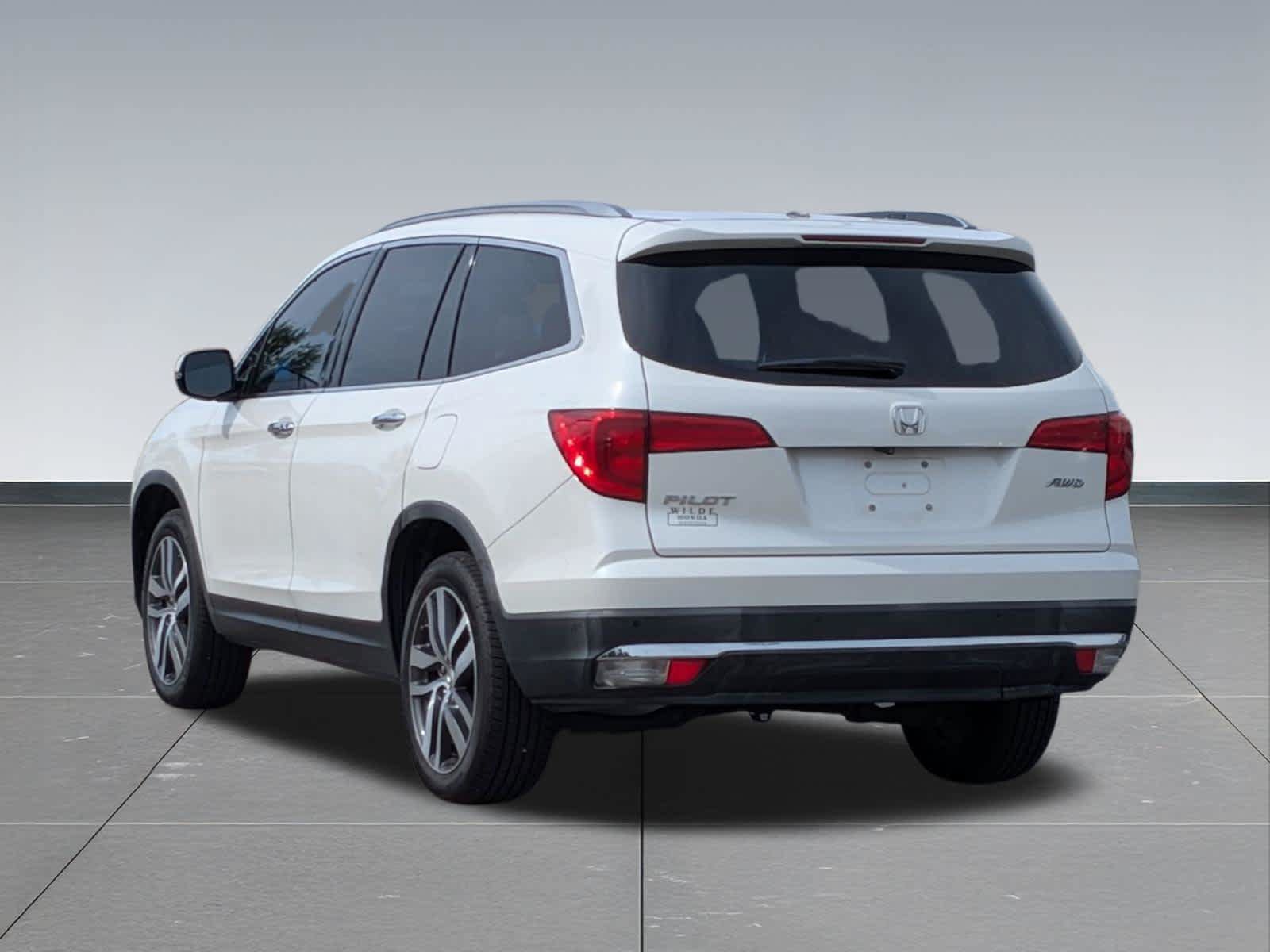 Used 2017 Honda Pilot Elite image 3