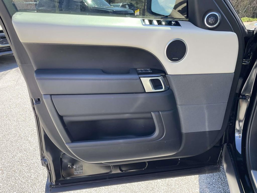 Used 2021 Land Rover Range Rover Sport HSE Dynamic image 15