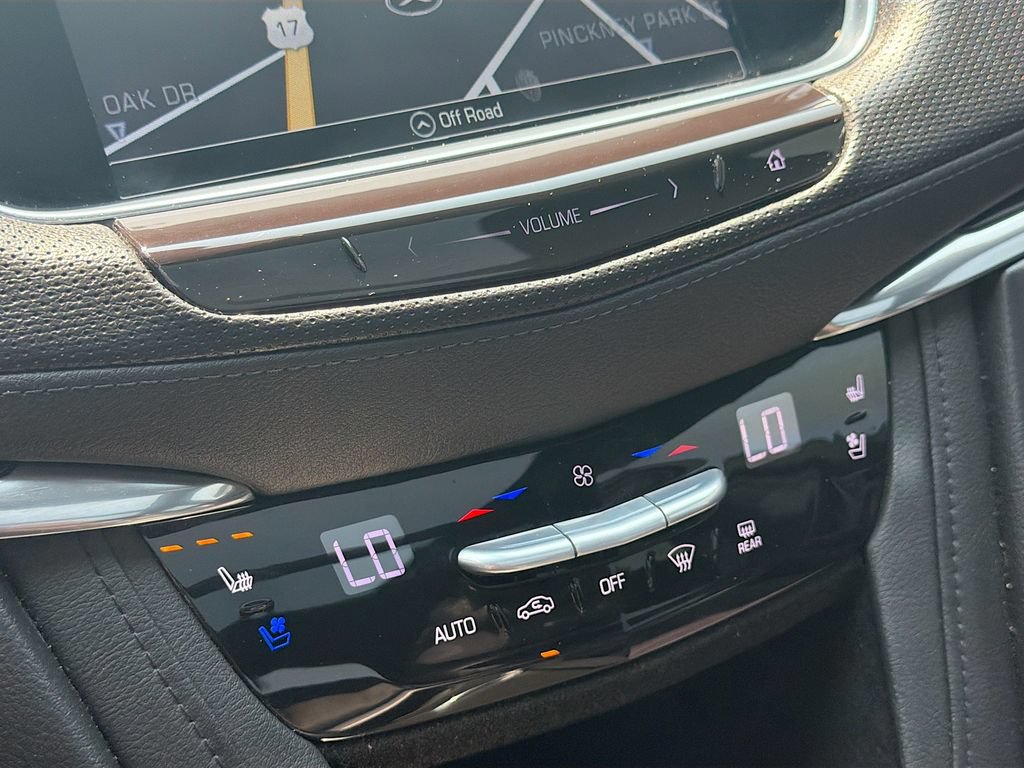 Used 2017 Cadillac XT5 Luxury w/ Driver Awareness Package FWD image 21
