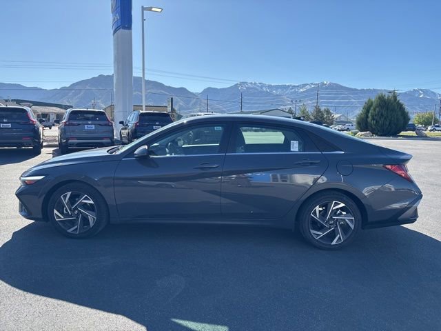 Used 2025 Hyundai Elantra Limited FWD image 6