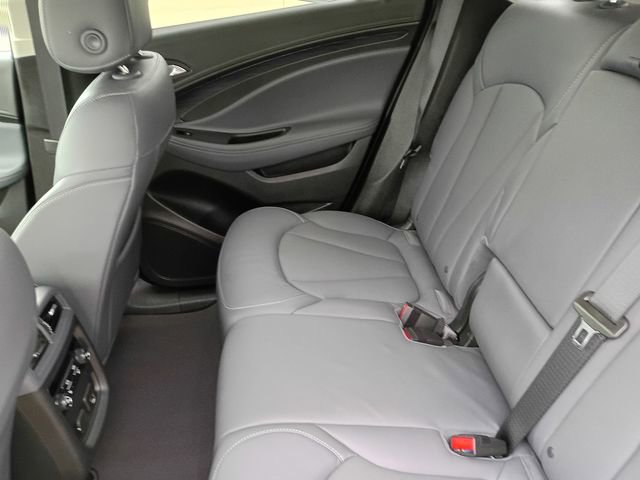 Used 2020 Buick Envision Essence image 24