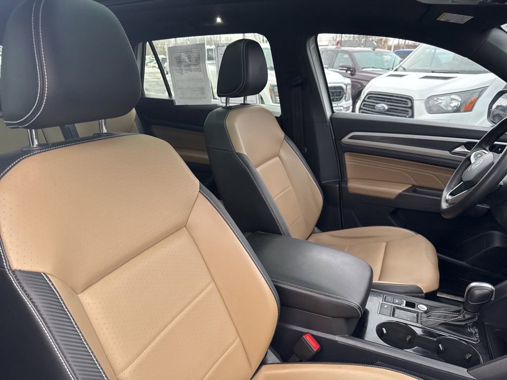 Used 2022 Volkswagen Atlas Cross Sport SE image 31