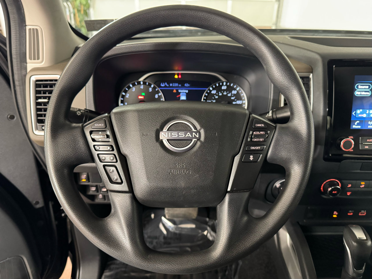 Used 2022 Nissan Frontier SV w/ Technology Package image 19