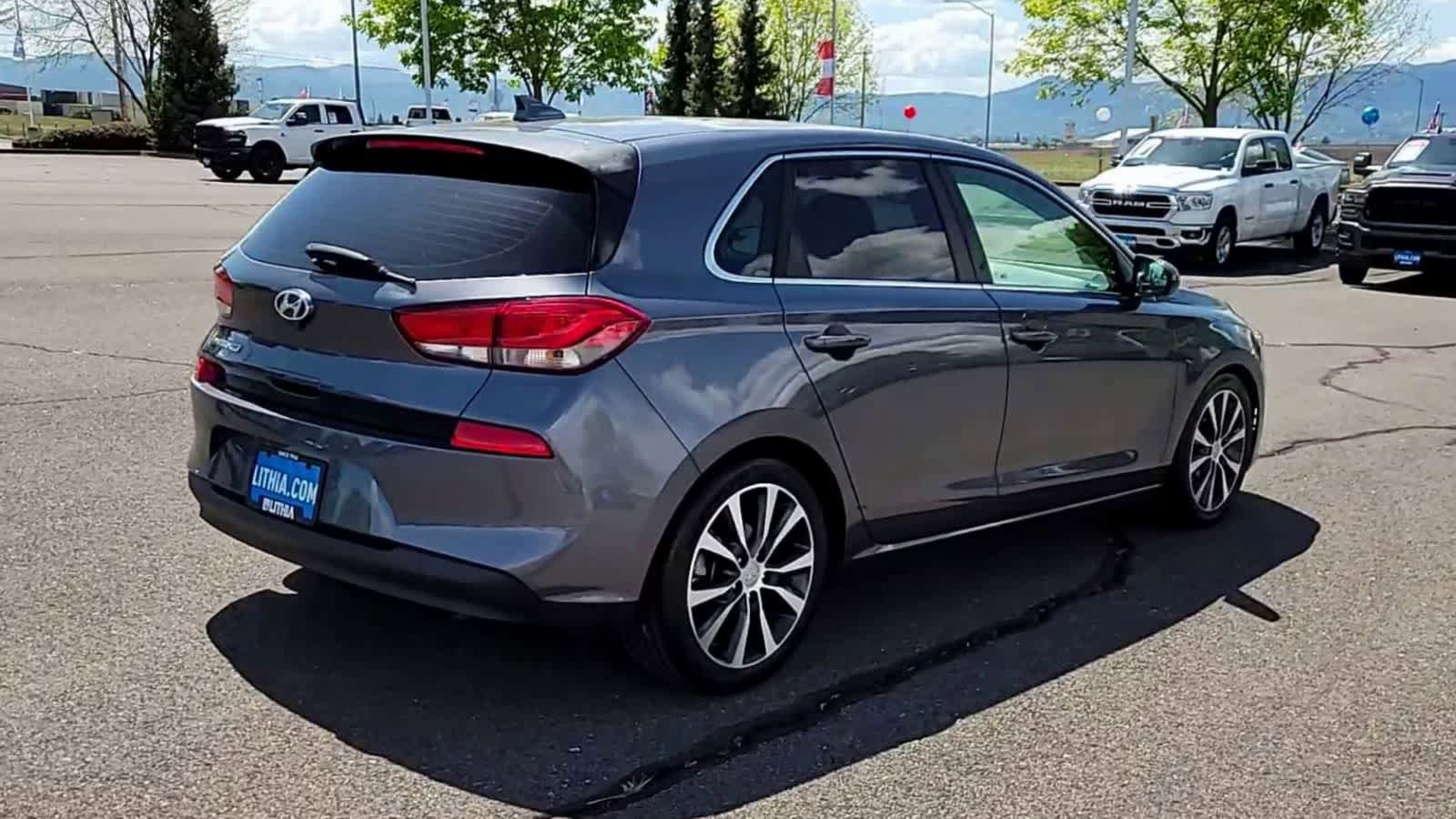 Used 2018 Hyundai Elantra GT FWD image 8