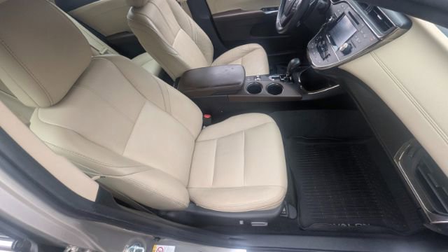 Used 2018 Toyota Avalon XLE Plus image 19