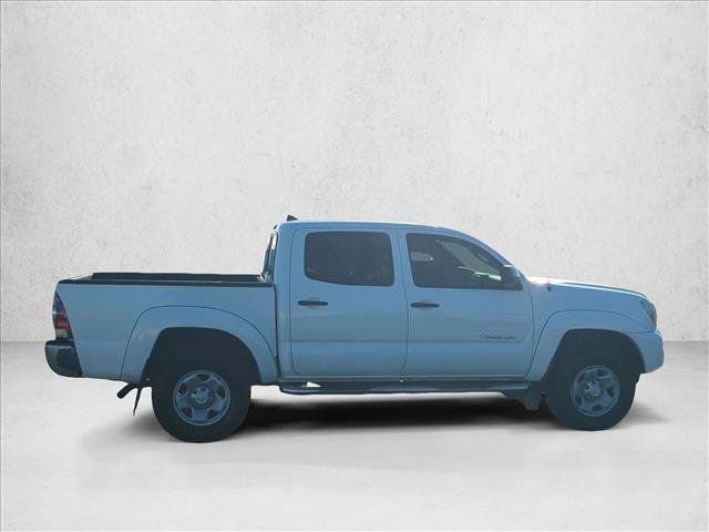 Used 2014 Toyota Tacoma PreRunner w/ SR5 Package RWD image 4