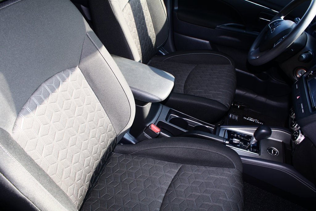 Used 2025 Mitsubishi Outlander Sport ES image 6