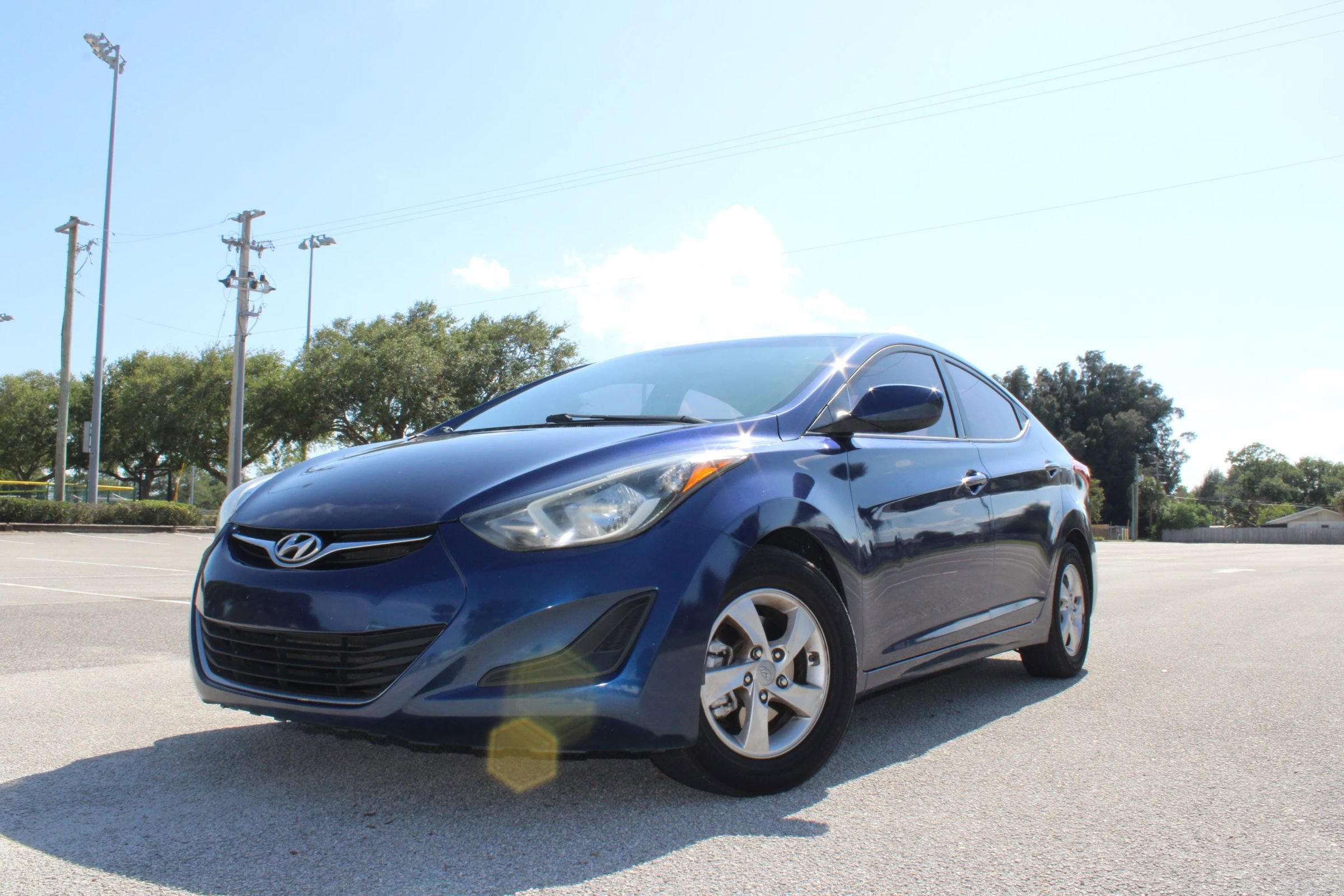 Used 2015 Hyundai Elantra SE FWD image 11