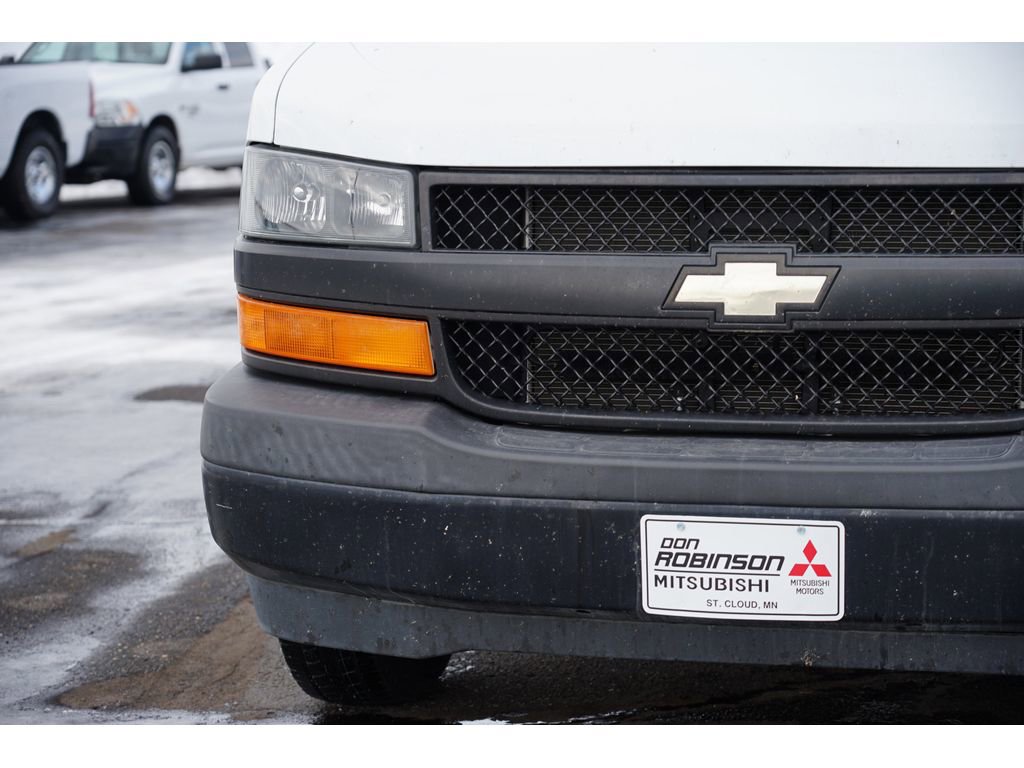 Used 2018 Chevrolet Express 2500 w/ Driver Convenience Package image 9