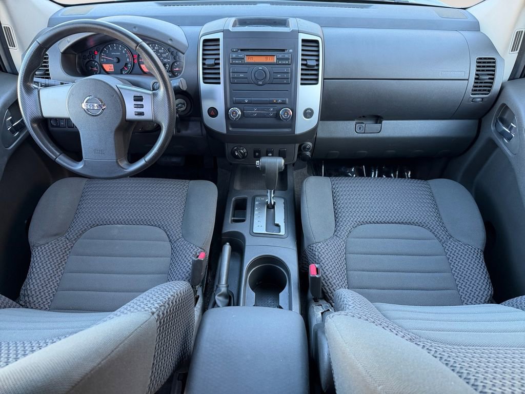 Used 2010 Nissan Frontier SE w/ SE Value Truck Pkg AWD/4WD image 16